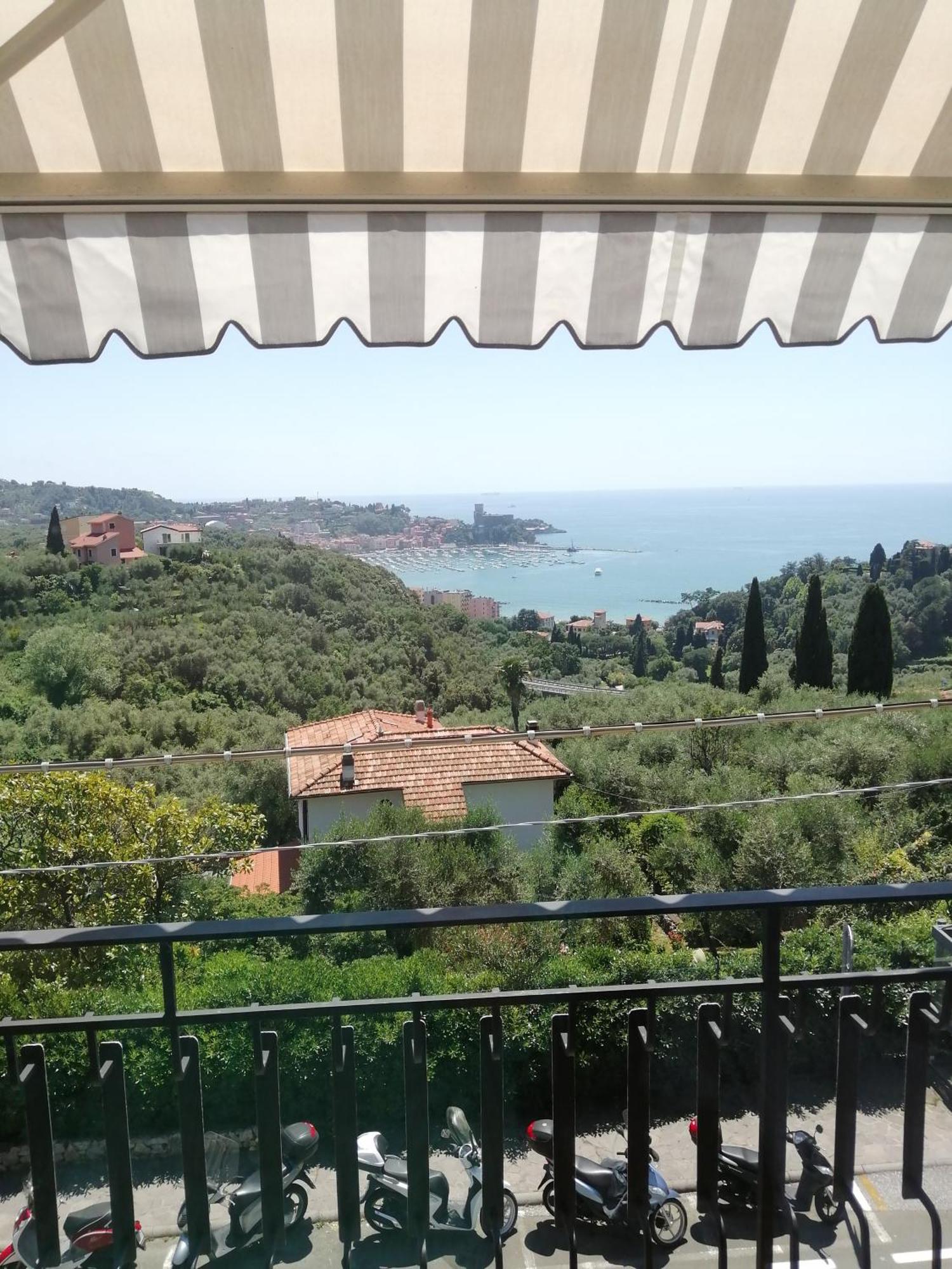 B&B Golfo Dei Poeti Леричи Экстерьер фото